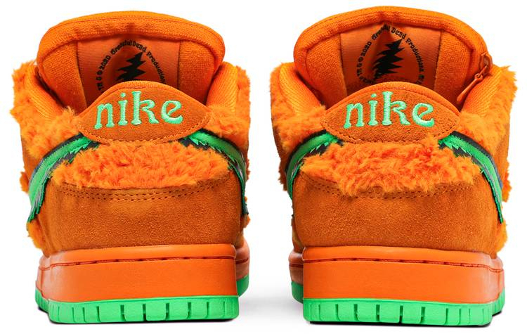 8E022FD1-1579-5042-8661-41827BF92EB1