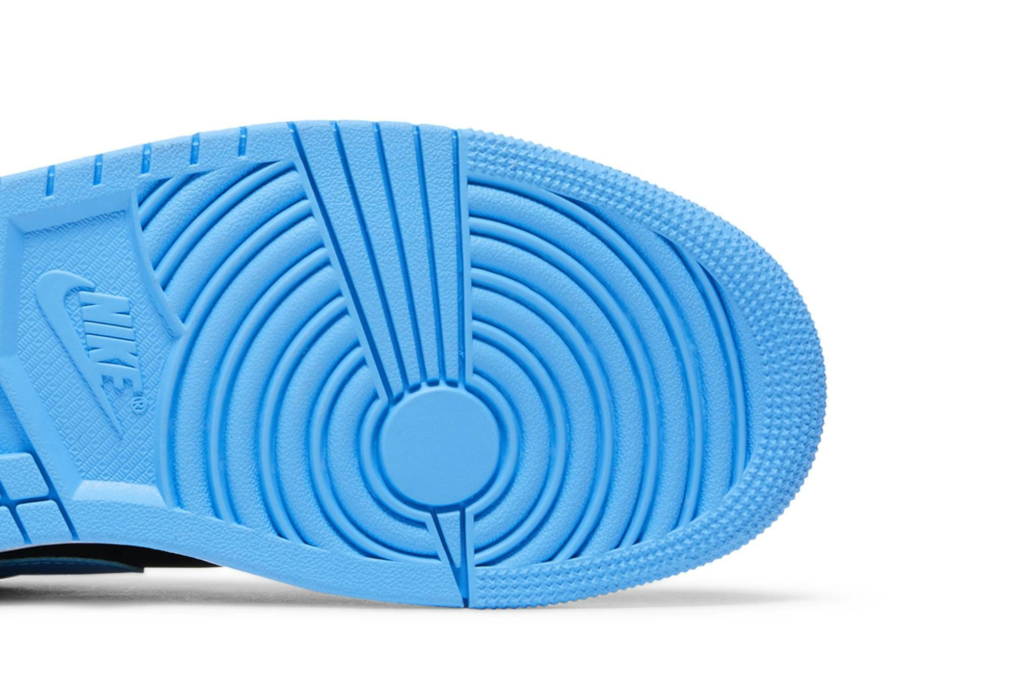 Air Jordan 1 Low ‚University Blue‘ 553558-041