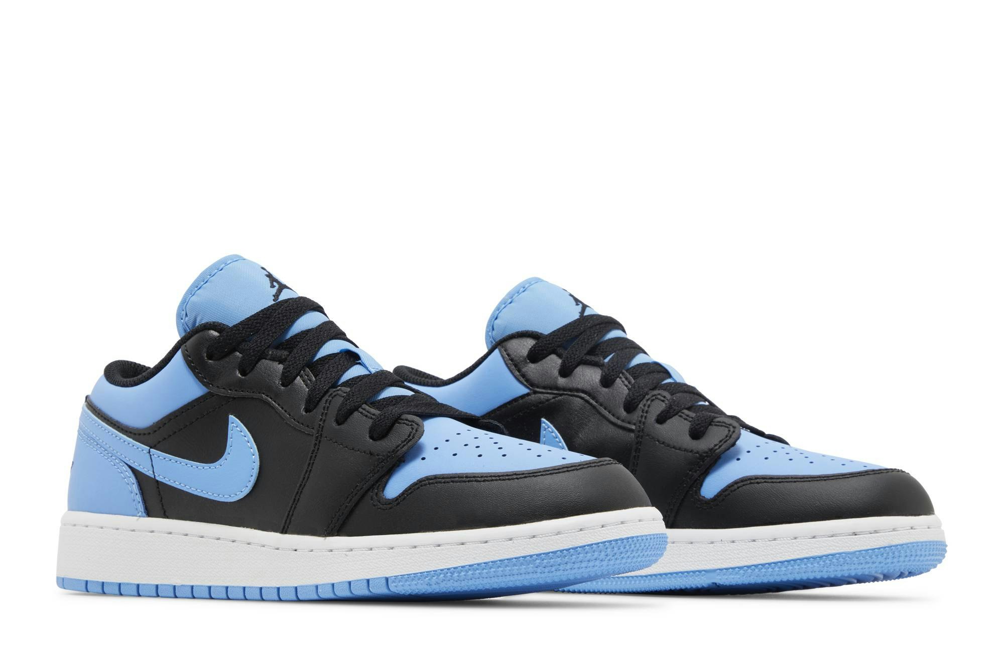 Air Jordan 1 Low ‚University Blue‘ 553560-041