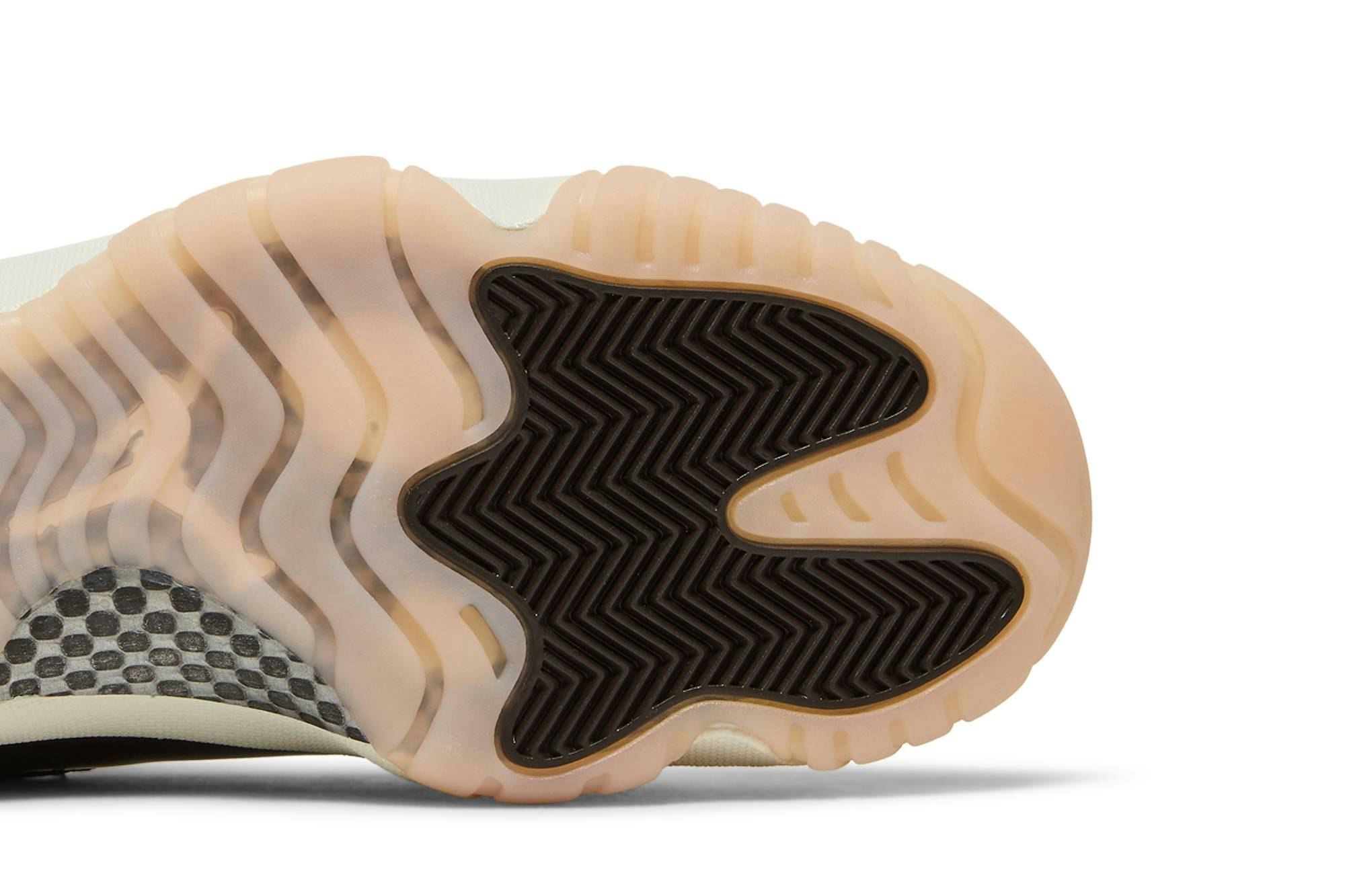 Air Jordan 11 ‚Neapolitan‘ AR0715-101