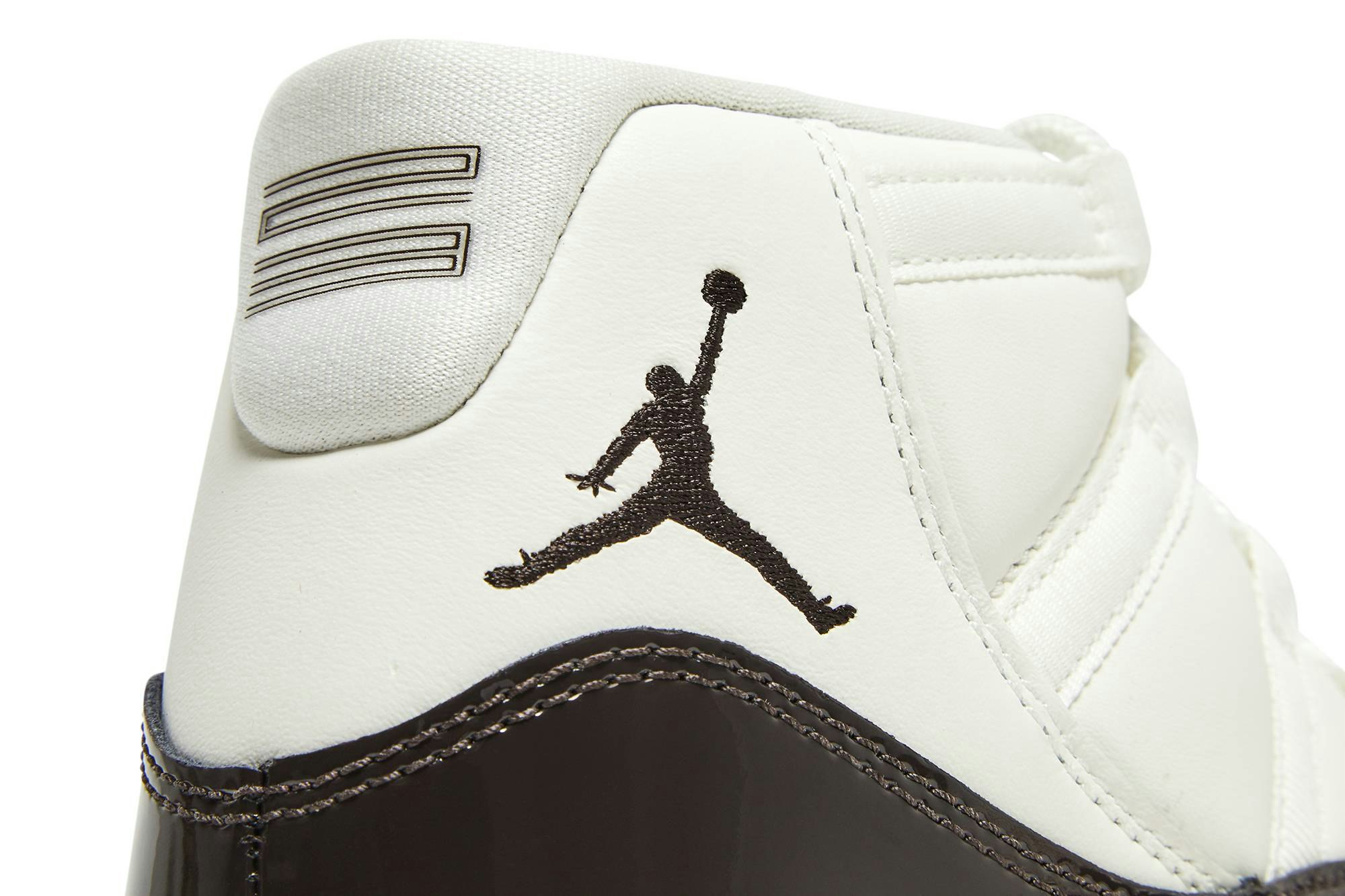 Air Jordan 11 ‚Neapolitan‘ AR0715-101