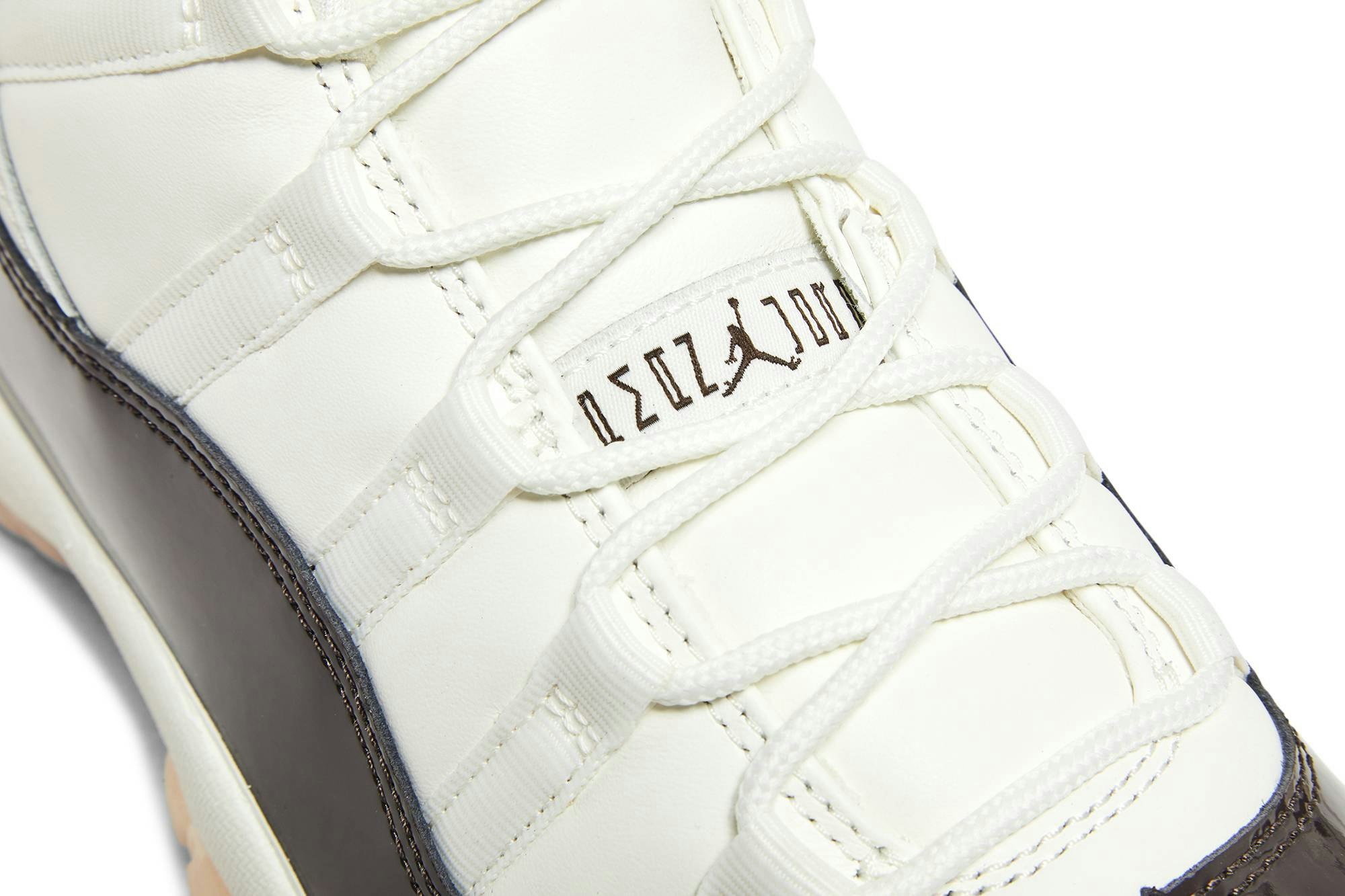 Air Jordan 11 ‚Neapolitan‘ AR0715-101
