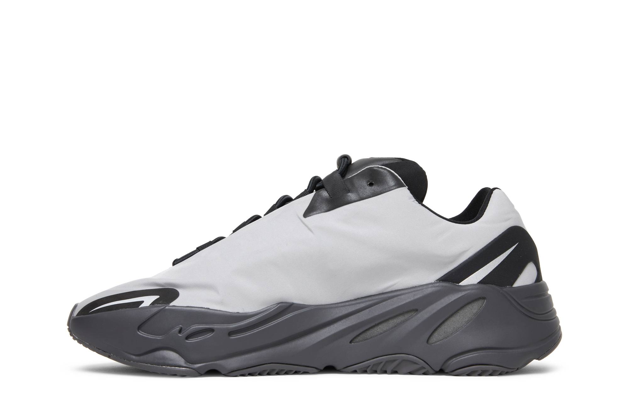 adidas Yeezy Boost 700 MNVN ‚Metallic Silver‘ GW9524 Domahi store