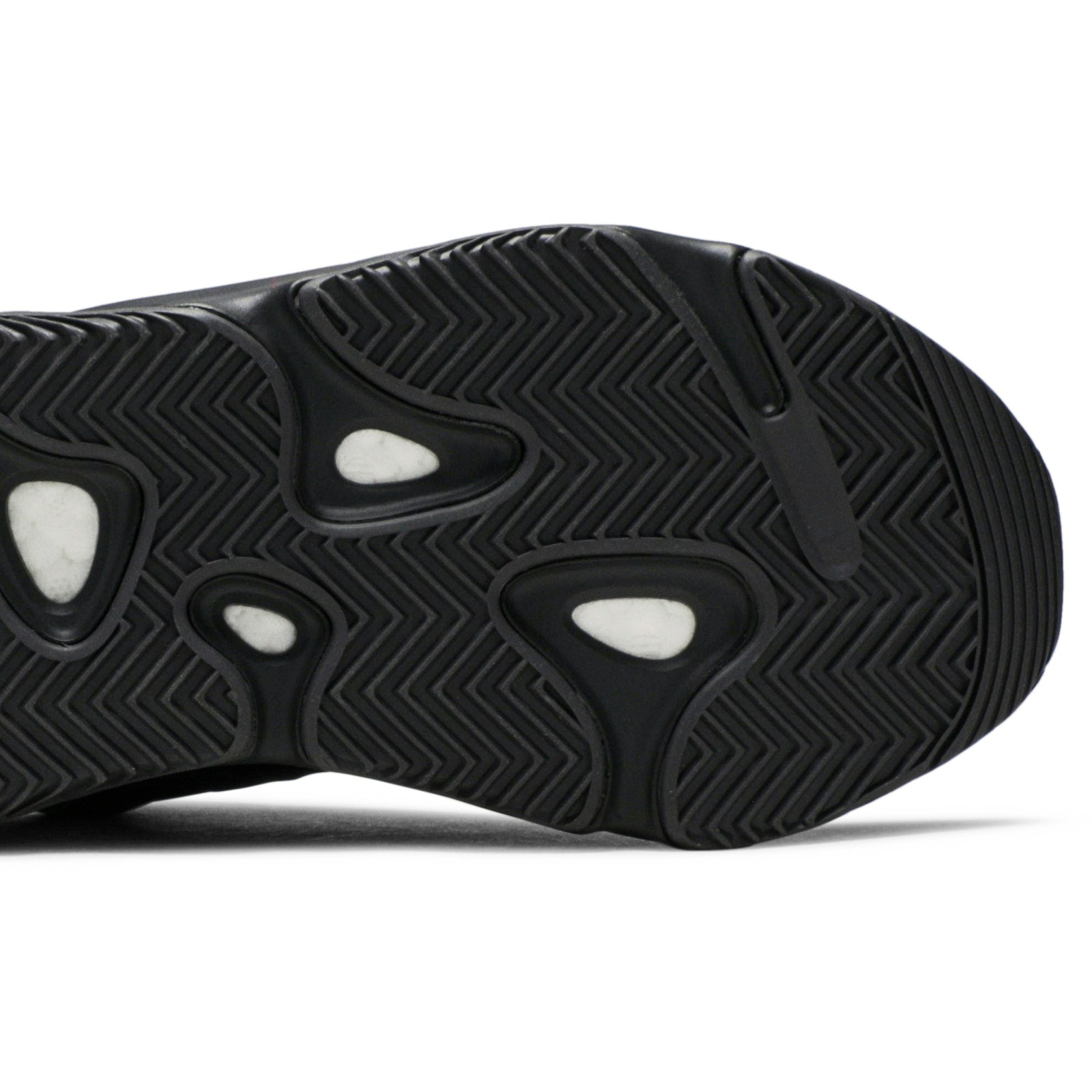 adidas Yeezy Boost 700 MNVN ‚Triple Black‘ FV4440 Domahi store