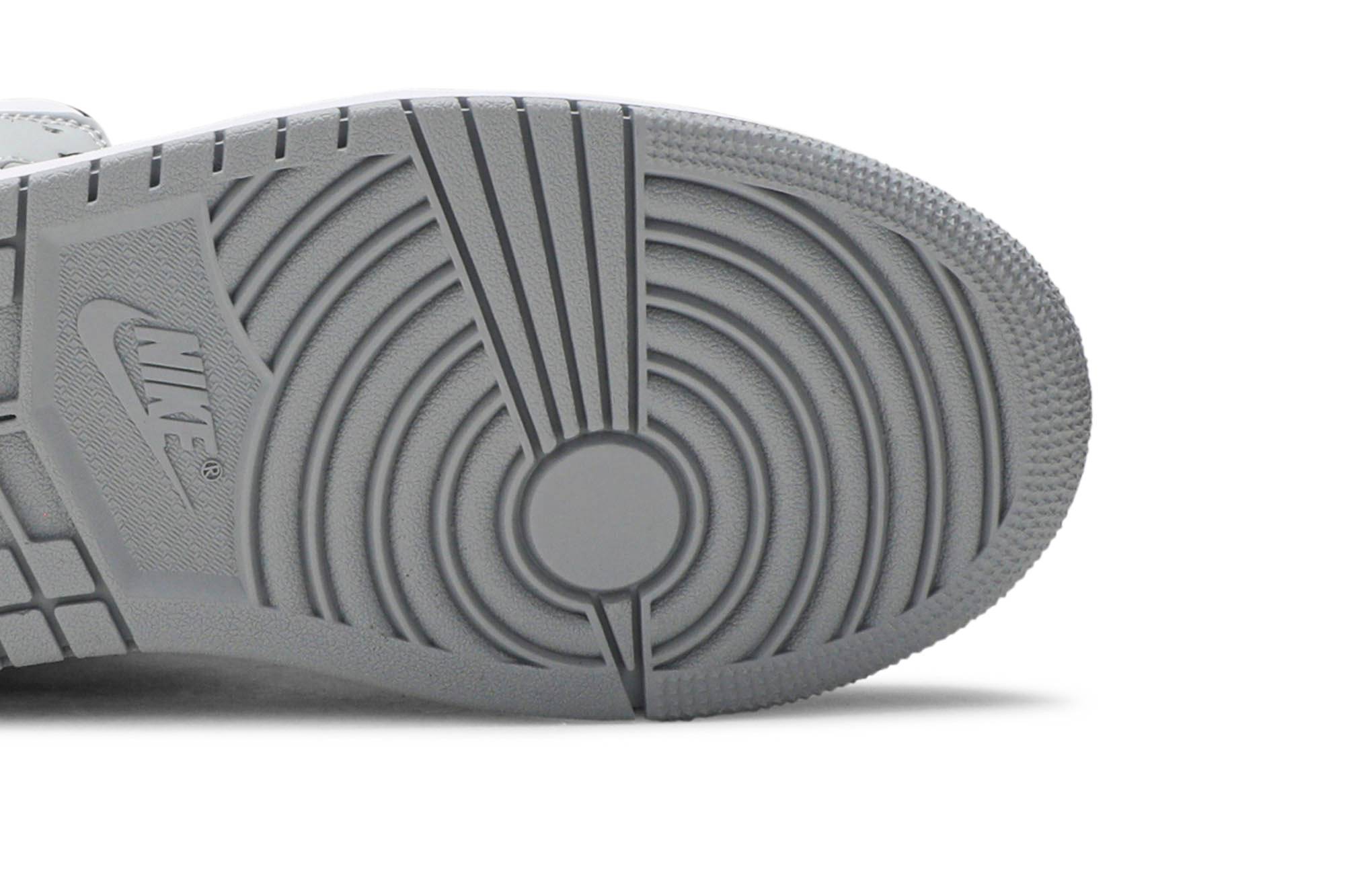 Air Jordan 1 Mid ‚Light Smoke Grey‘ 554724-092 Domahi store