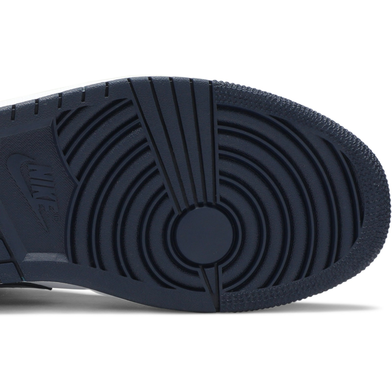 Air Jordan 1 Mid ‚Sanded Purple‘ 554724-445 Domahi store