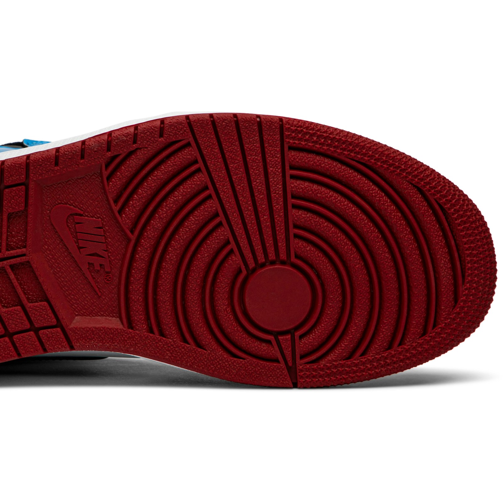 Air Jordan 1 Retro High OG ‚Fearless‘ CK5666-100 Domahi store