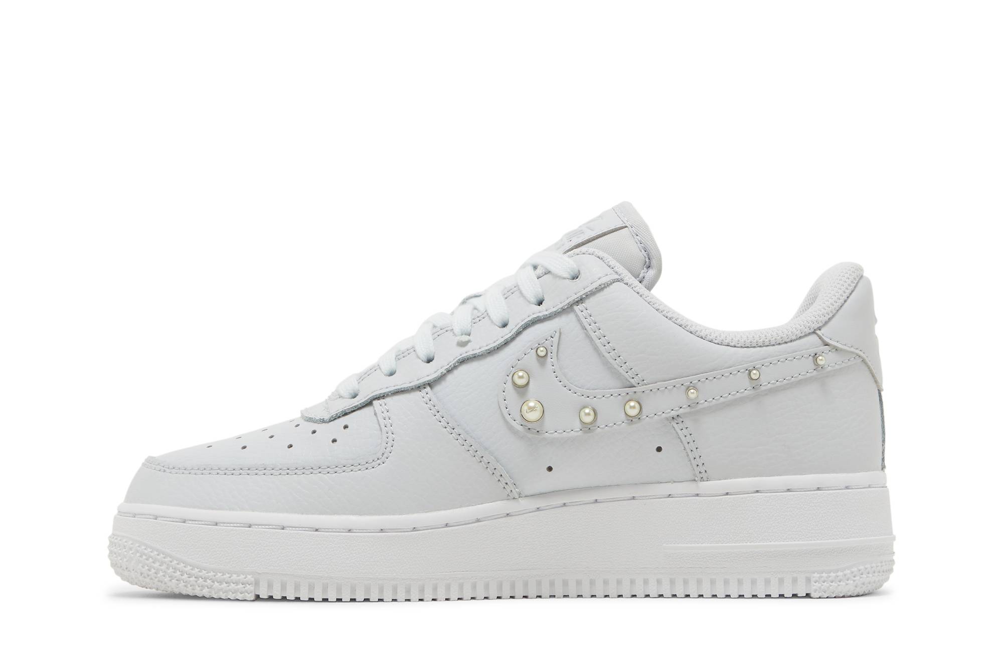 Nike Air Force 1 Low ‚Pearl Swoosh‘ DV3810-001 Domahi store