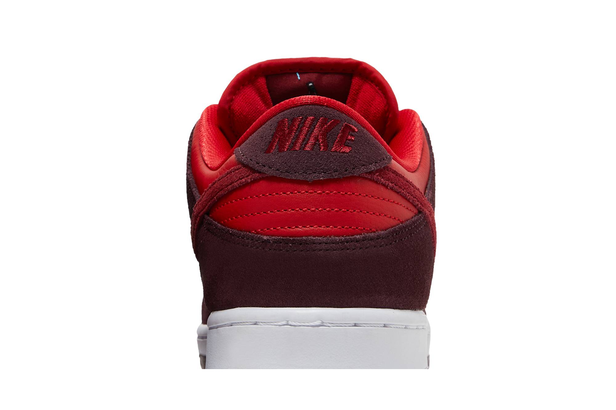 Nike SB Dunk Low ‚Cherry‘ DM0807-600 Domahi store