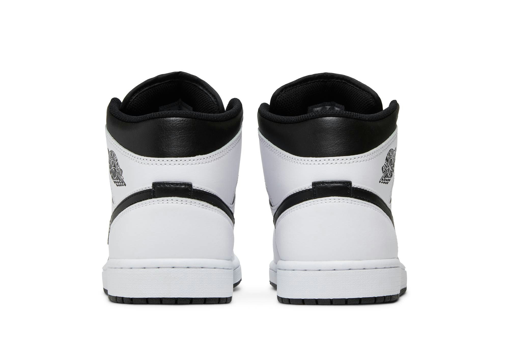 Air Jordan 1 Mid ‘White Black’ DQ8426-132