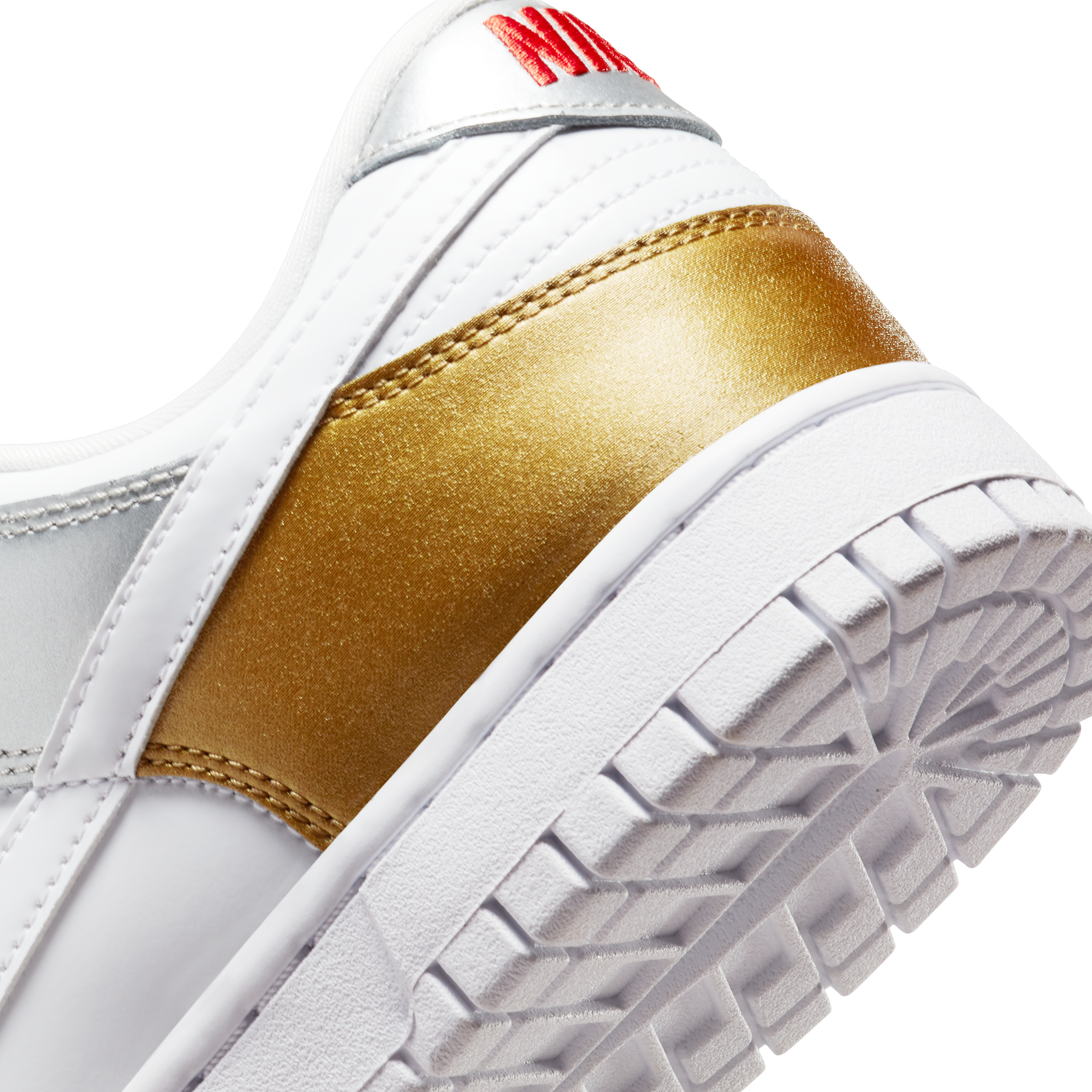 Nike Dunk Low SE ‘White Metallic Gold Silver’ DH4403-700 Domahi store